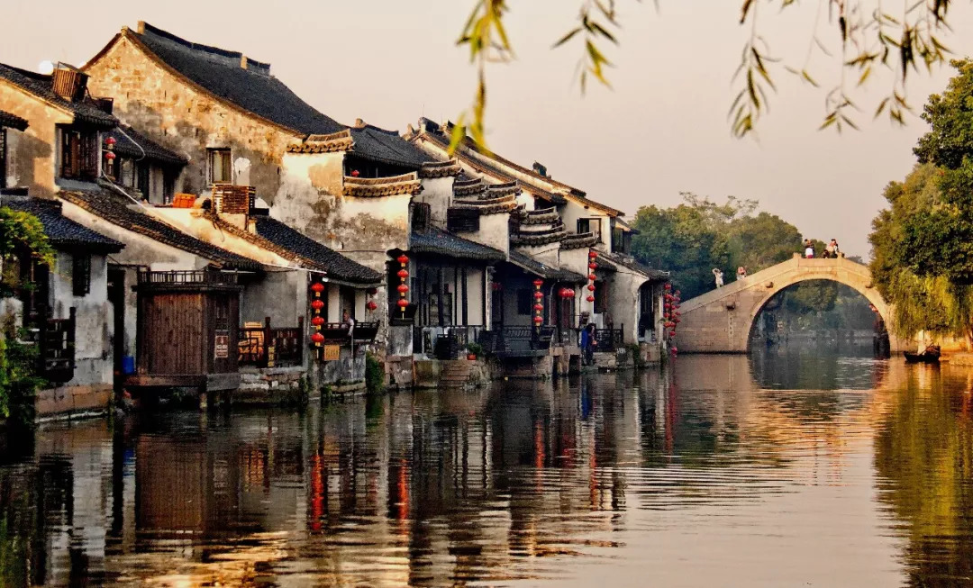 浙江阳光下的温馨故事集