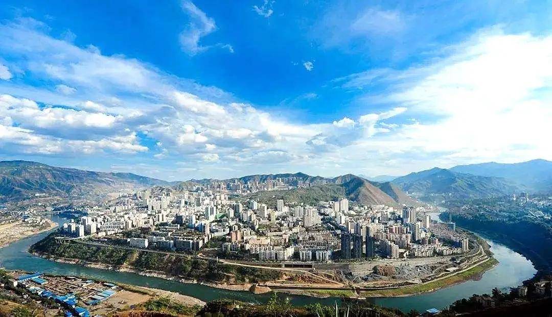 四川,尊敬的各位来宾、朋友们